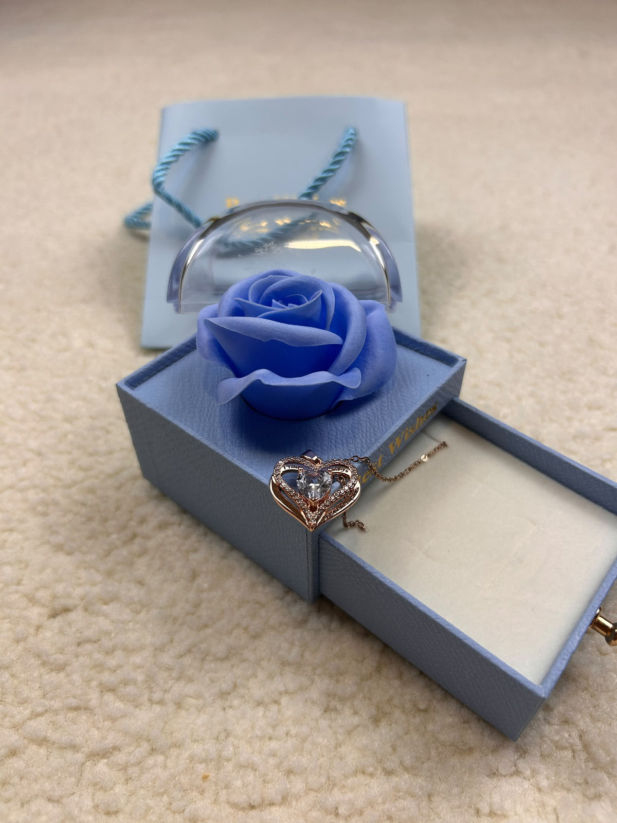 Colar Coração Eterno com Caixa Azul de Rosa