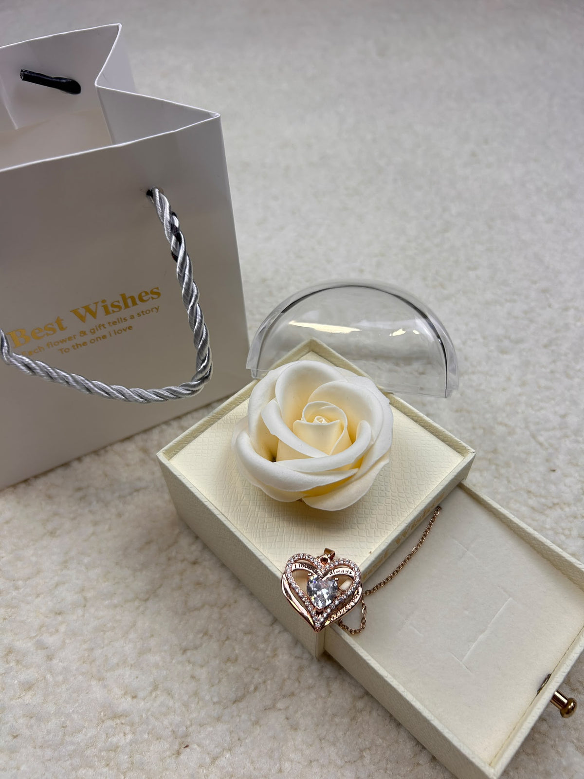 Colar Coração Eterno com Caixa Cor de Rosa de Branco